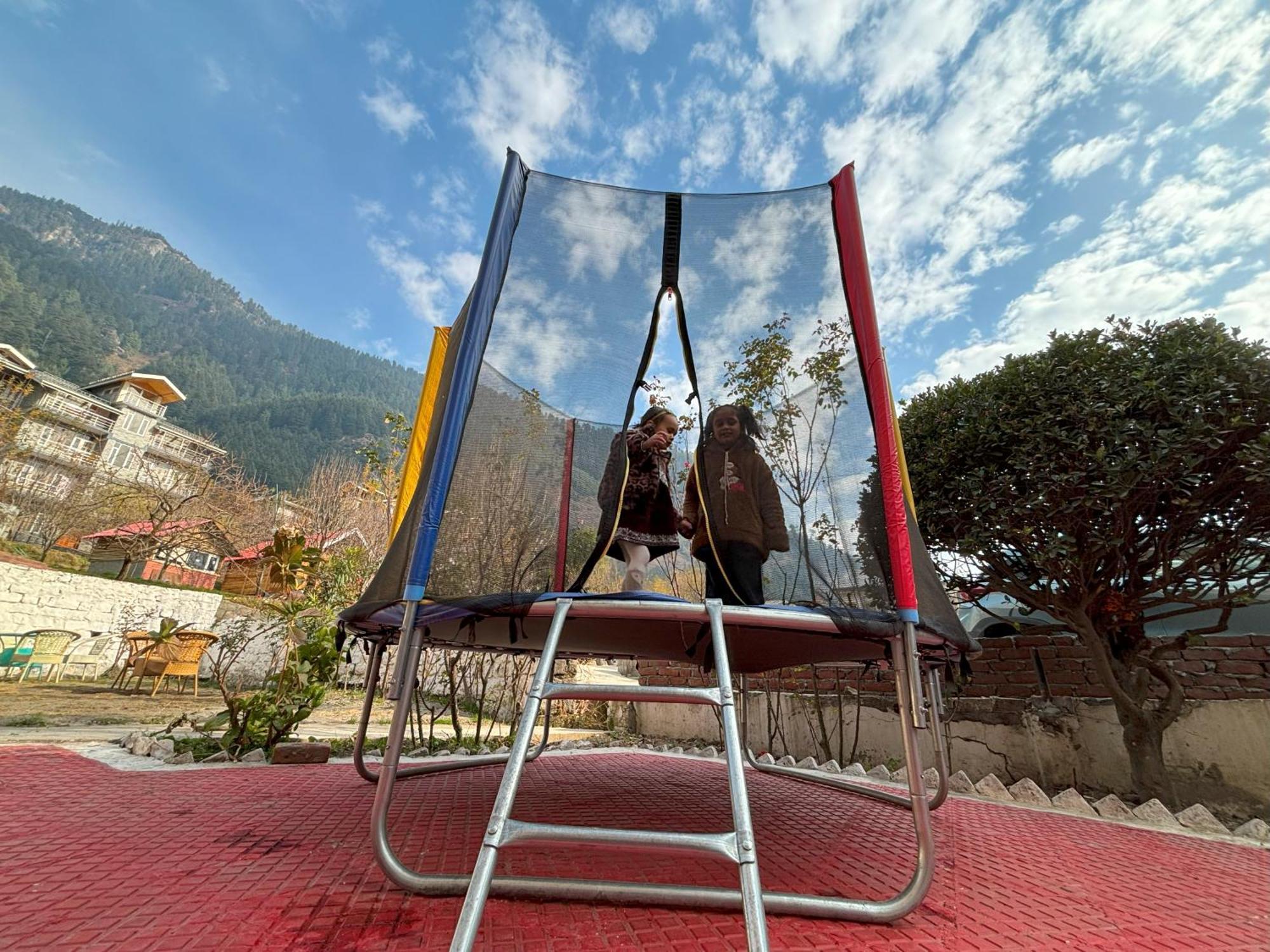 Hill River Resort - Central Heated & Air Cooled - Near Mall Road , Best Property Of Manali 2024- 2025 Exterior foto