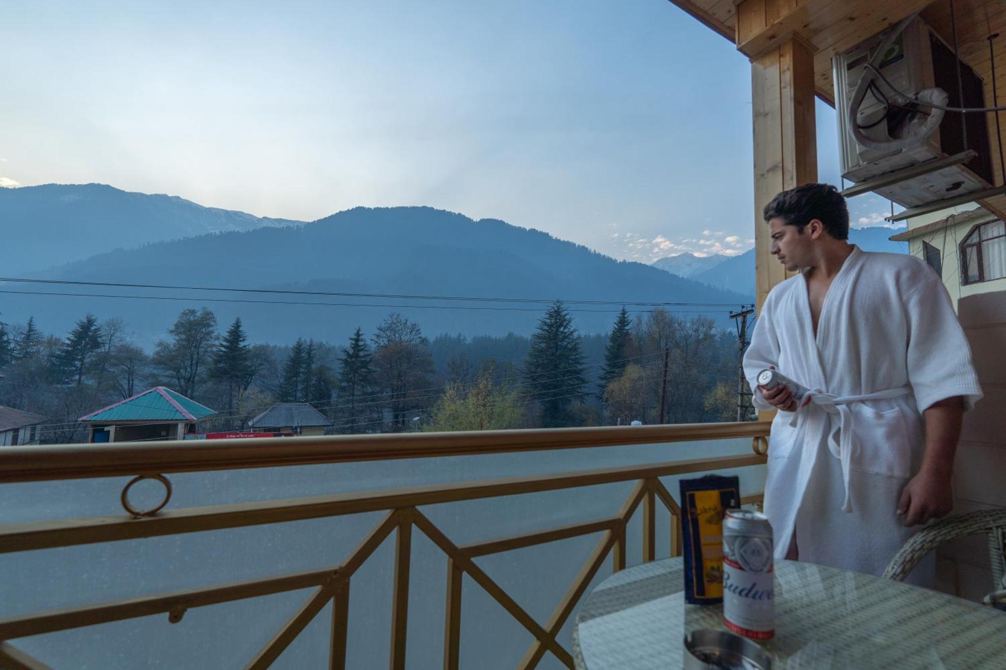 Hill River Resort - Central Heated & Air Cooled - Near Mall Road , Best Property Of Manali 2024- 2025 Exterior foto