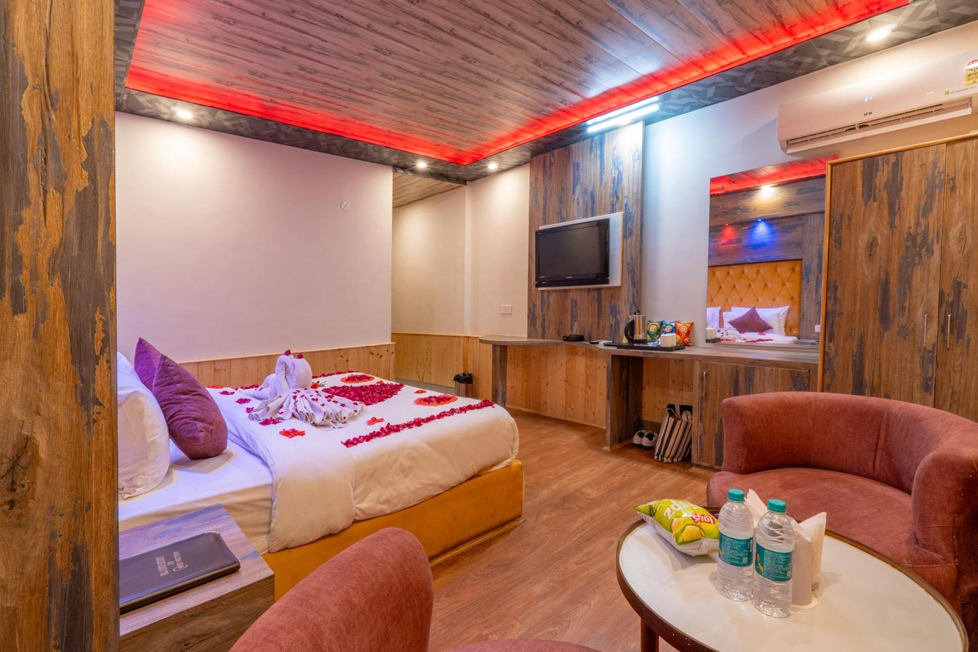 Hill River Resort - Central Heated & Air Cooled - Near Mall Road , Best Property Of Manali 2024- 2025 Exterior foto
